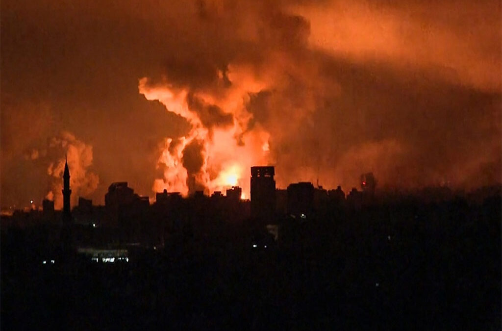 Israel ataca Gaza en medio de crisis humanitaria