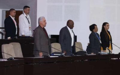 Sesiona parlamento de Cuba con análisis de temas medulares