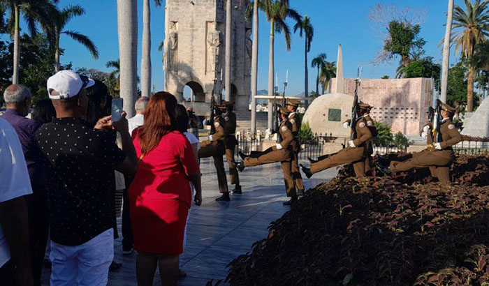 En enero, la patria rinde su primer homenaje a Fidel y Martí
