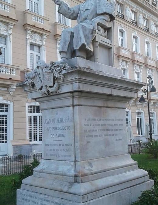 Monumento a Joaquín Albarran hijo Predilecto de Sagua la Grande