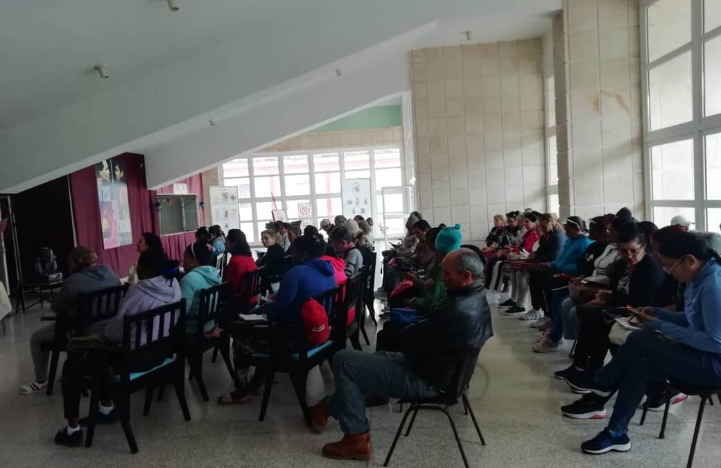 Analizan educadores de Sagua La Grande resultados del trabajo en 2025