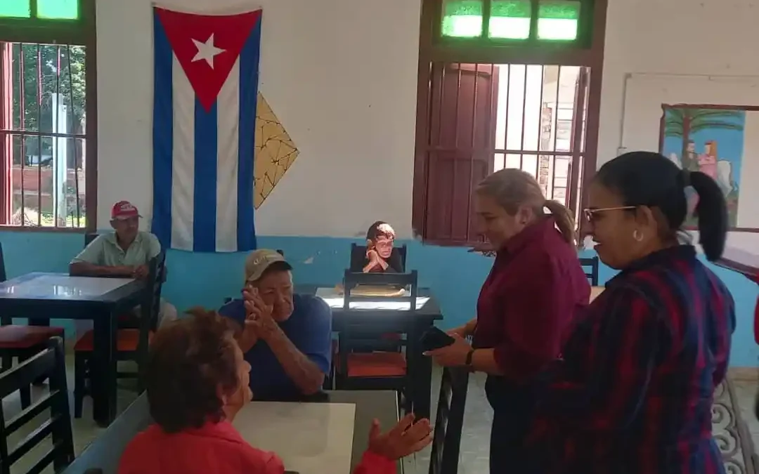 Máximas autoridades de Villa Clara intercambian con pobladores del municipio de Cifuentes