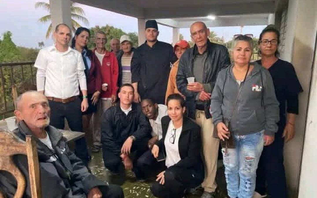 Calor Humano en el Hogar de Ancianos: Una Tarde de Solidaridad y Sabores