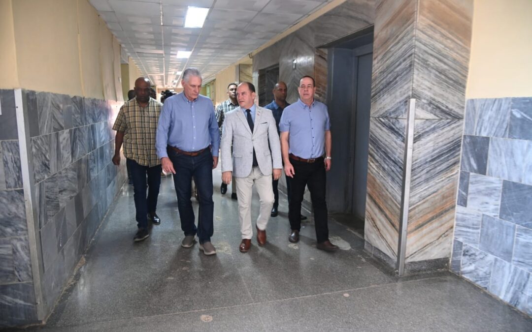 Visita Díaz-Canel Instituto de Oncología y Radiobiología