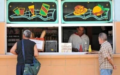 Felicita buró del partido a trabajadores del comercio y la gastronomía en su día