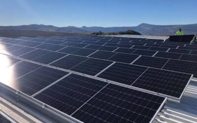 Luz para quienes dan luz: Avanza en Sagua instalación de sistemas fotovoltaicos a trabajadores destacados