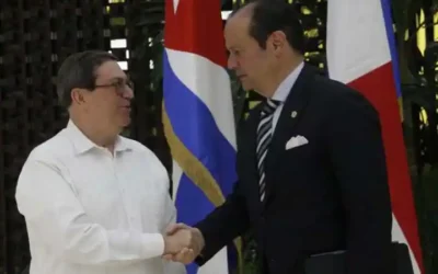 Recibe canciller cubano Bruno Rodríguez a su homólogo de Panamá