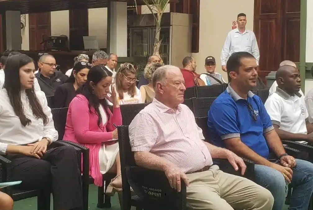 Reconocen a trabajadores destacados del turismo en Villa Clara