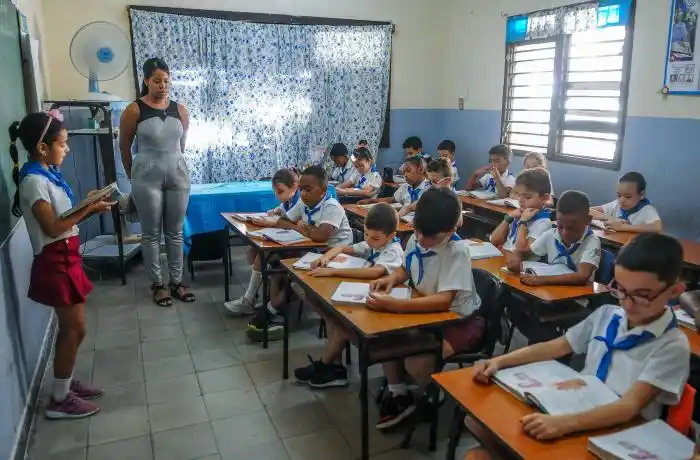 Actualizan medidas en el sistema educacional para garantizar la continuidad del curso ante contingencia energética