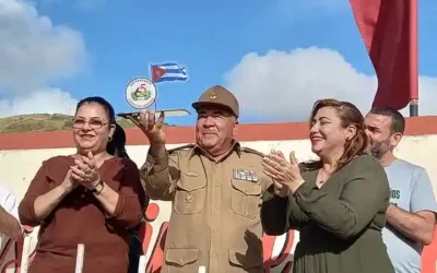 Celebran aniversario 65 del Ejército Central en Villa Clara