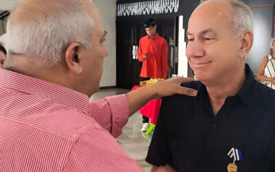 Distingue ministro de Cultura a colaborador del cine cubano