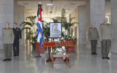 Raúl y Díaz-Canel rindieron el primer homenaje al Comandante de la Revolución Ramiro Valdés Menéndez