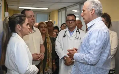 Reconoce Presidente Díaz-Canel el heroísmo de los trabajadores de la Salud en Cuba