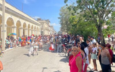 Pequeños trazos, grande homenaje: Sagua celebró el centenario de Fidel entre danzas y comparsas
